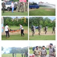 आज दिनांक- 05.06.2025 को पुलिस केन्द्र, गोलमुरी में ईद-उल-जुहा (बकरीद) पर्व के मद्देनजर विषम परिस्थिति में असामाजिक तत्वों एवं हुड़दंगियों के विरुद्ध प्रभावी कार्रवाई हेतु वरीय पुलिस अधीक्षक के द्वारा पुलिस अधीक्षक नगर/ग्रामीण की उपस्थिति में दंगा रोधी उपकरणों के साथ मॉक ड्रिल का आयोजन किया गया ।