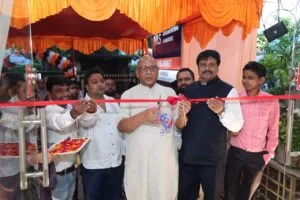 इवास मॉड्यूलर किचन और बॉर्डरोब्स का झारखंड में पहला शोरूम का उद्घाटन विधायक सरयू राय ने काशीडीह में फीता काट कर किया….