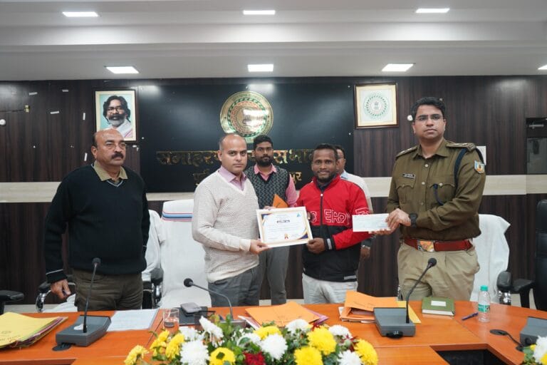 जनवरी 2025 से अब तक 273 सड़क दुर्घटनाओं में 176 की हुई मौत, 100 से अधिक लोगों की मृत्यु हेलमेट और सीटबेल्ट नहीं लगाने की लापरवाही से हुई…