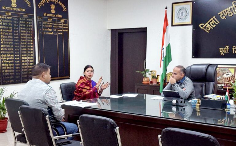 बर्मामाइंस की जनसमस्याओं को लेकर विधायक पूर्णिमा साहू ने जिला उपायुक्त से मुलाकात कर रखीं ठोस मांगें, सोमवार को कंपनियों संग बैठक कर स्थायी समाधान का उपायुक्त ने दिया भरोसा