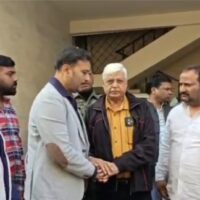 जमशेदपुर में अपहृत कैरव गांधीके परिजनों से मिले सुदेश महतो…..