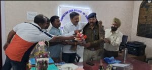 सीताराम डेरा थाना के नव नियुक्त थाना प्रभारी श्री आनंद मिश्रा का सीताराम डेरा थाना शांति समिति के सदस्यों द्वारा स्वागत एवं अभिनंदन…..
