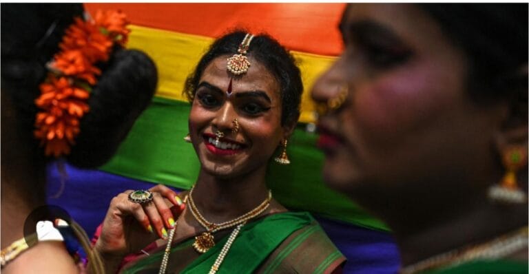 ट्रांसजेंडर व्यक्तियों, पुरुष जो पुरुषों के साथ यौन संबंध रखते हैं (MSM) और महिला सेक्स वर्कर्स (FSW) को रक्तदान से बाहर रखा जाता है, जानिए क्यूं…..