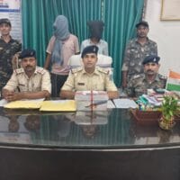 चापड़ से हमला करने वालों की गिरफ्तारी पर बोले आर.आई.टी थाना प्रभारी रविकांत पराशर, भयमुक्त होकर रहे क्षेत्र की जनता, पुलिस आपकी सेवा में सदैव तत्पर…..