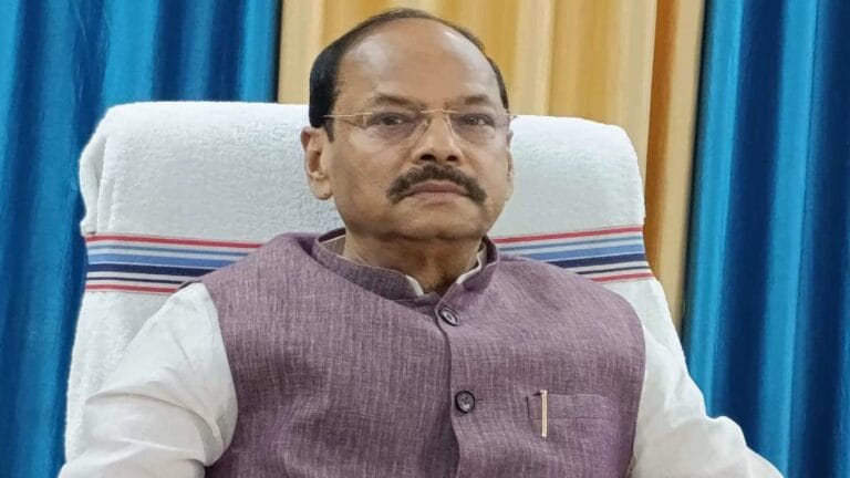 झारखंड छात्र आंदोलन को लेकर पूर्व सीएम रघुवर दास ने मुख्यमंत्री हेमंत सोरेन को भेजा ईमेल, कहा : परीक्षा की सीबीआई से कराएं जांच ।