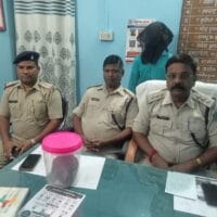 पटमदा में युवक की हत्या का खुलासा, आरोपी गिरफ्तार, पत्थर से वार कर की गई थी मनोहर मांझी की हत्या…..