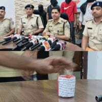 मानगो में महिला को बंधक बनाकर जेवर लूटने का मामला, चार आरोपी गिरफ्तार, S.I.R कर्मी बनकर फ्लैट में घुसे थे अपराधी, लूटे गए करीब 20 ग्राम सोने के आभूषण बरामद…..
