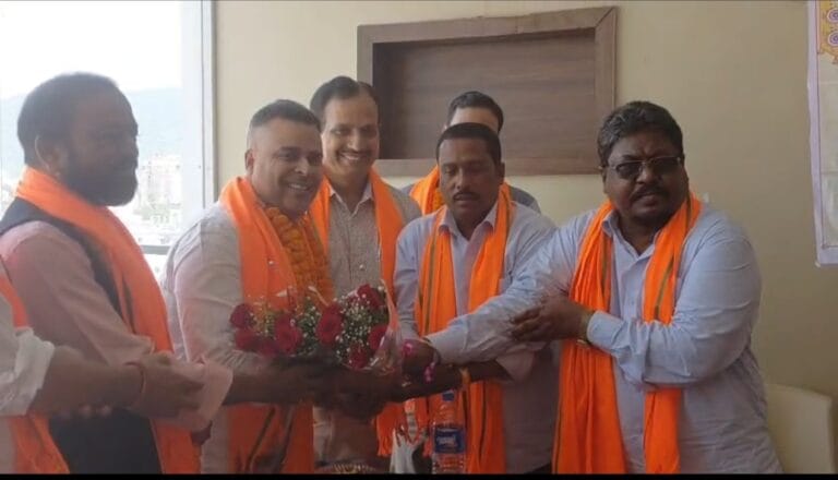 सेंट्रल दुर्गा पूजा समिति की बैठक में हुआ टीम का विस्तार– उप महापौर राहुल कार्यकारी अध्यक्ष, समाजसेवी सौरभ विष्णु बने वरीय उपाध्यक्ष…..
