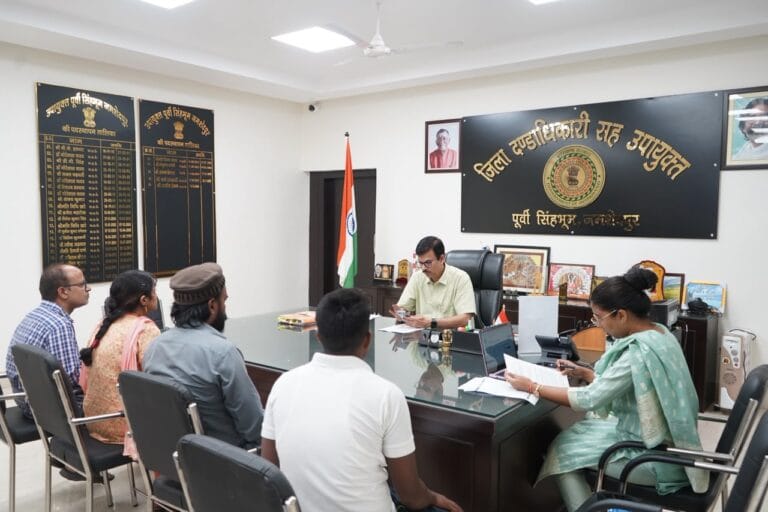 उपायुक्त ने जन शिकायत निवारण दिवस में सुनी नागरिकों की समस्याएं, प्राप्त आवेदनों पर समयबद्ध कार्रवाई हेतु संबंधित विभागीय पदाधिकारी को किया गया निर्देशित…..
