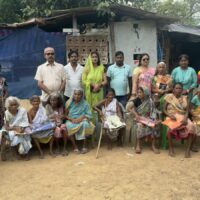 जरूरतमंद महिलाओं के बीच साड़ी वितरण, ‘यात्रा’ संस्था ने दिया सेवा और मानवता का संदेश…